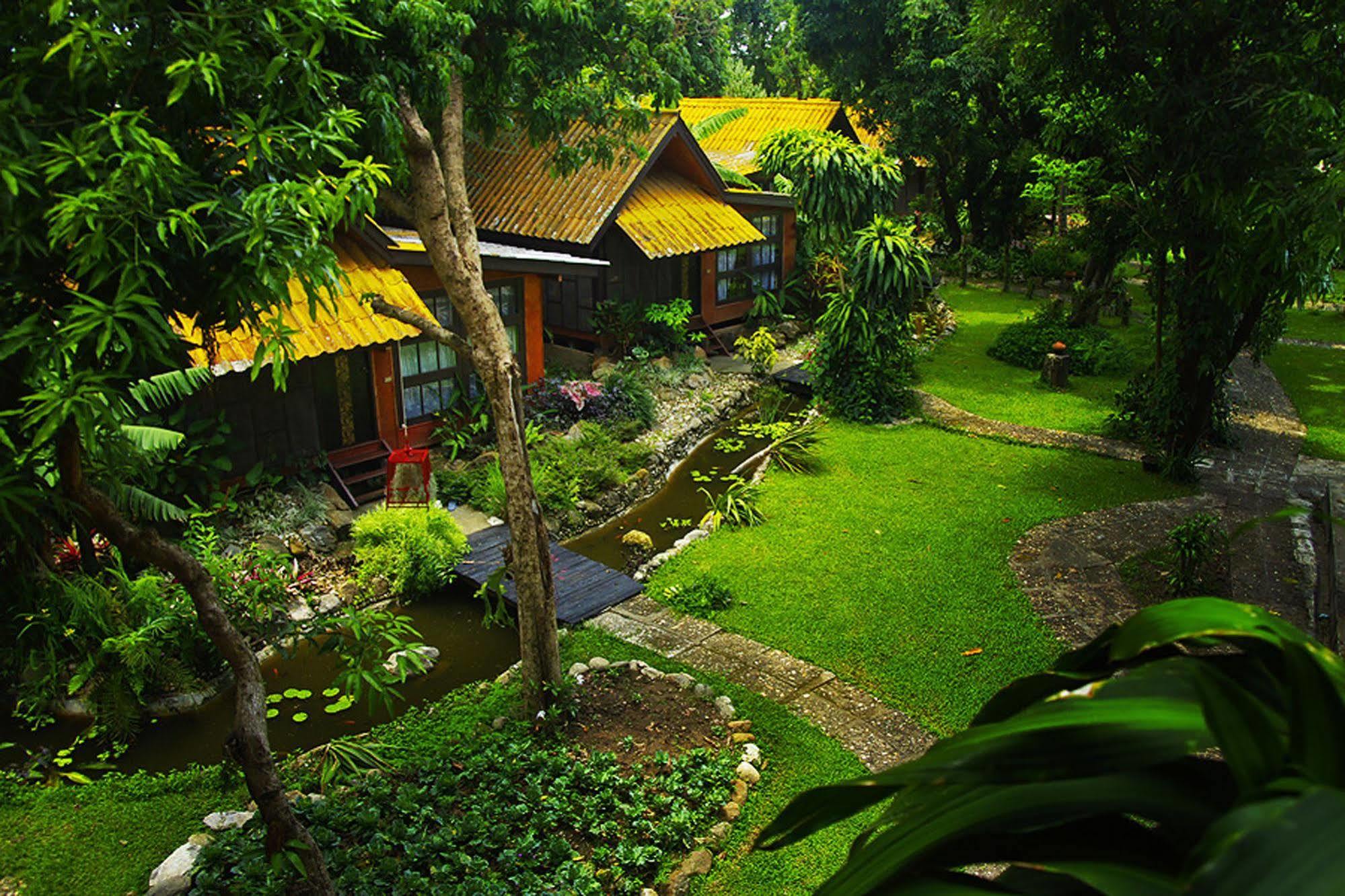 Areeya Phuree Resort Thaton Mae Ai Bagian luar foto